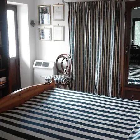 Casa Ramonda Neive