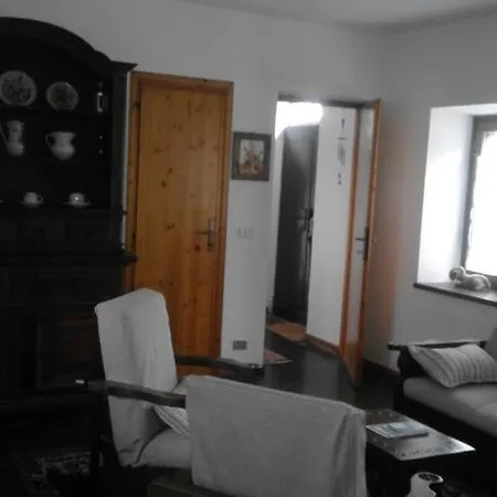 Casa Ramonda * Neive
